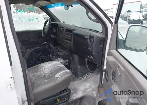 2009 Chevrolet Express 1500 Work Van z USA, uszkodzony, nr VIN 1GCFG15X591147262